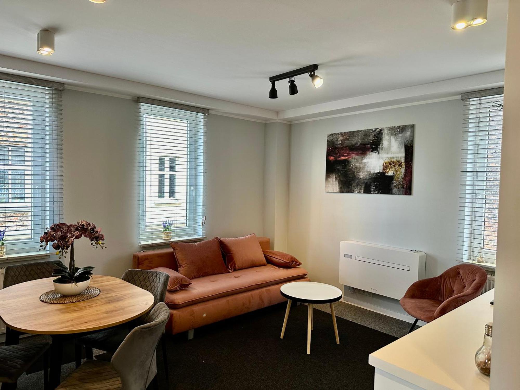 Apartment 1 Maja 94 *